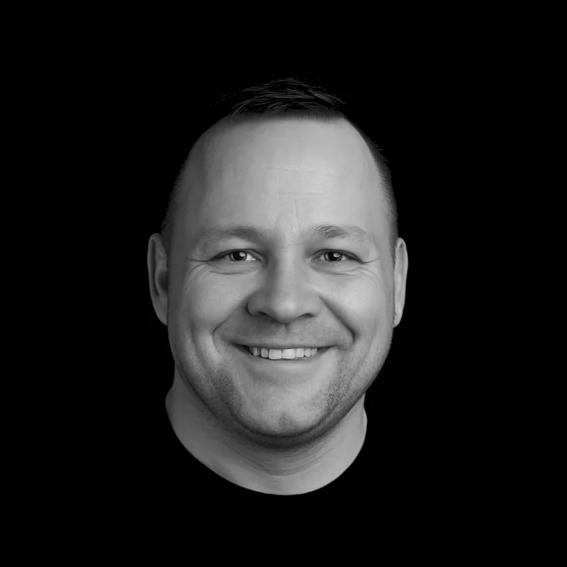 Maciej Maciejewski, Handlowiec w UXU